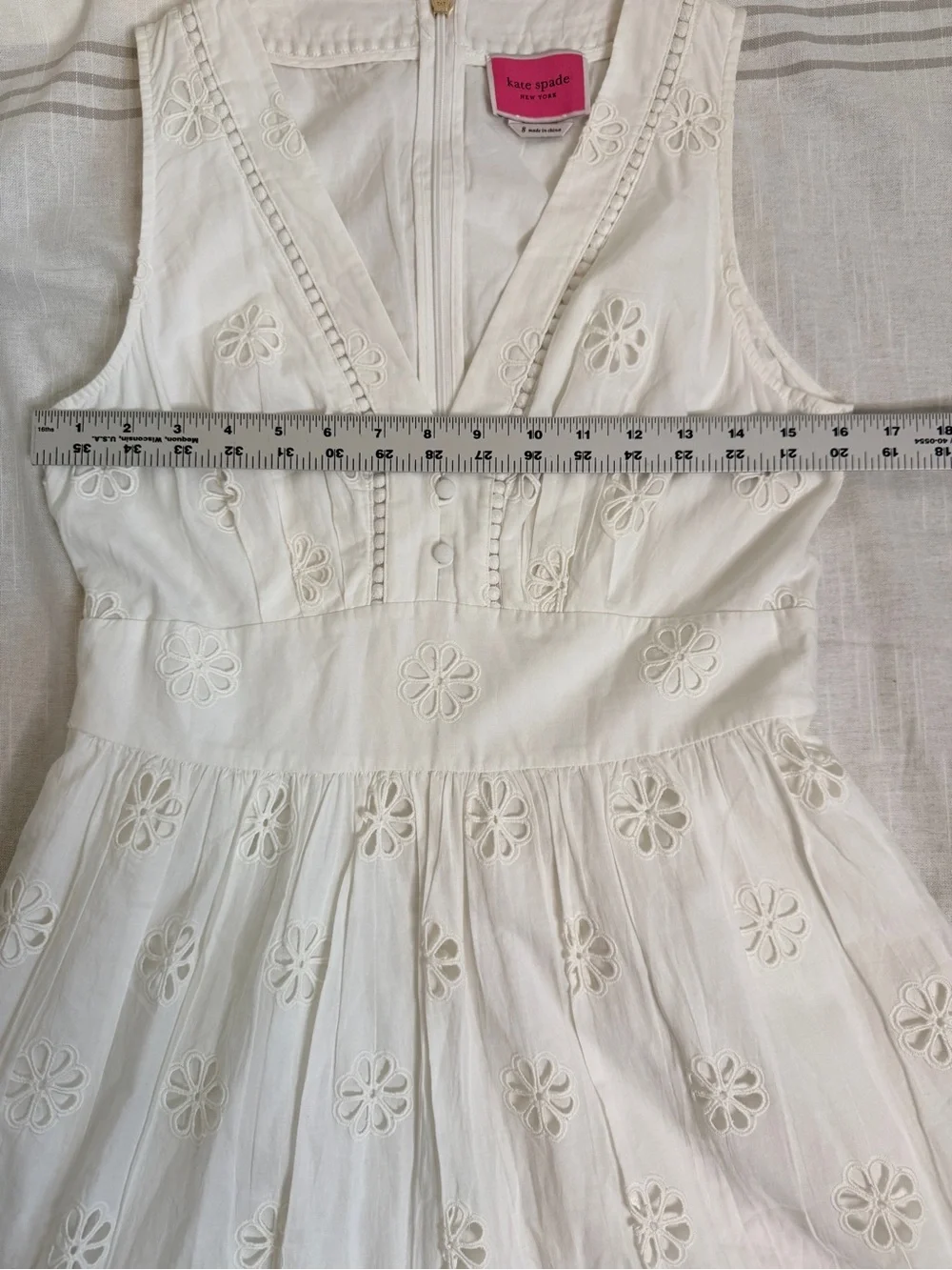 Kate Spade White Clover Eyelet Dress 8 NJMUB077 V-Neck A-Line Mini EUC